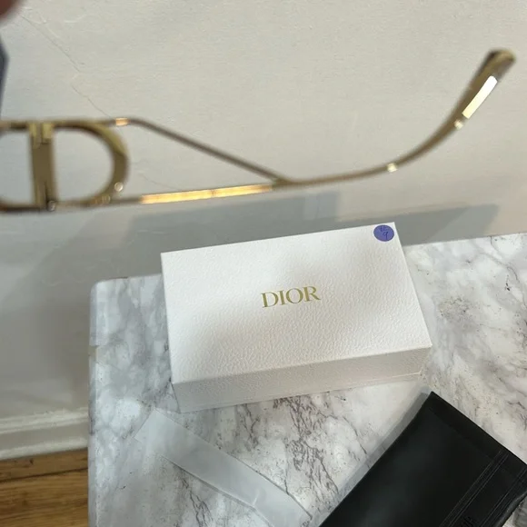 Dior Oversized Sunglasses - Black - Picture 7 of 7